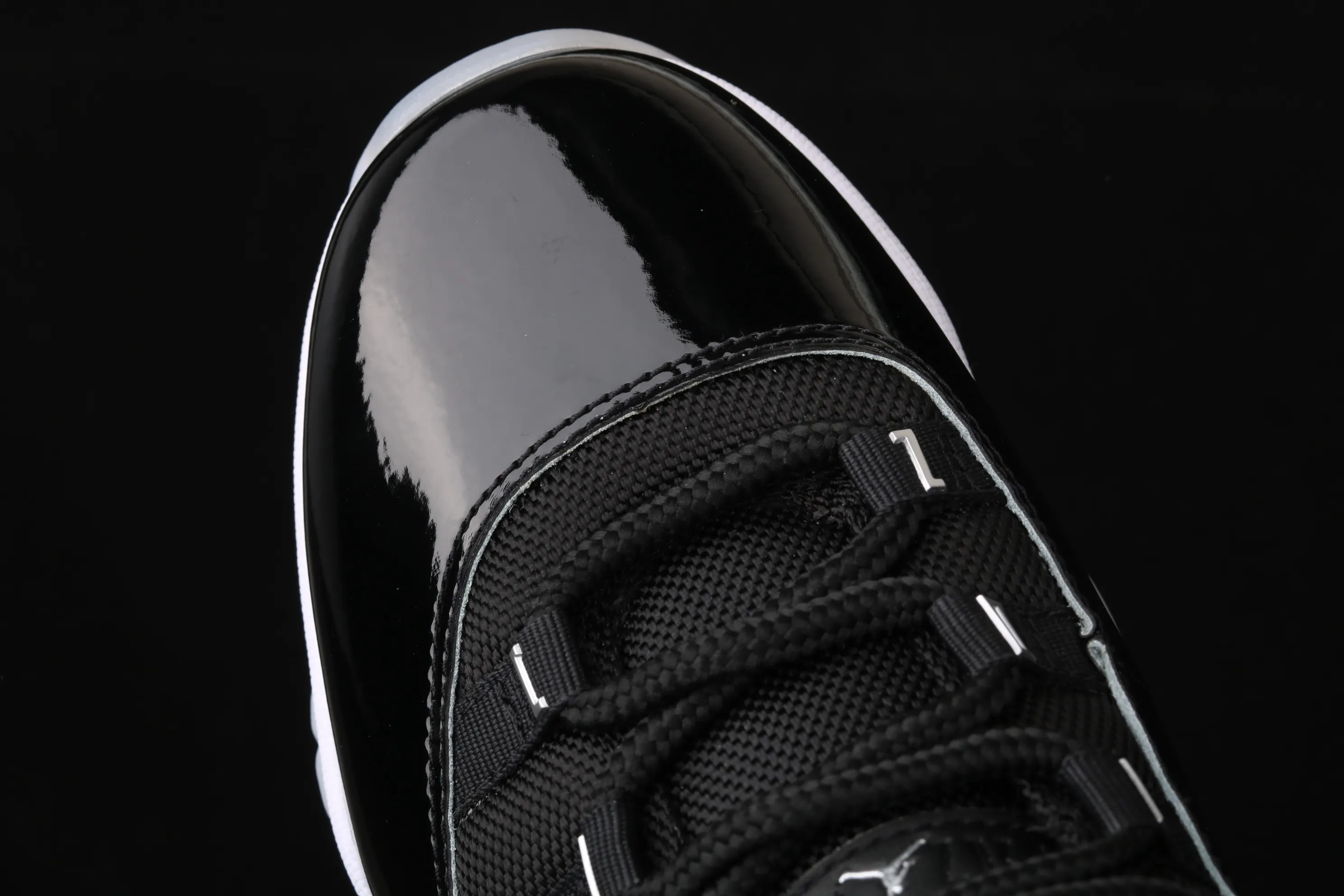 All Categories Air Jordan Jordan Series Basketball Shoes Air Jordan 11 Pure Original Version Air Jordan 11 "25th Anniversary" AJ11 Joe 11 Devil II Genuine Standard Real Carbon CT8012-011